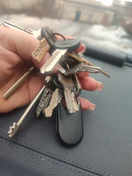 GPS Bluetooth трекер смарт брелок для iPhone iOS Find My локатор маячок поисковый для ключей детей животных котов собак авто вещей смарт трекер комплект 2шт черный белый мини беспроводной портативный геотрекер AirTag аналог противокражный сигнализация фото от покупателей 2