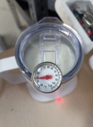 Чашка с подогревом и беспроводной зарядкой TheGeneral ThermoHub 15W с LED индикатором белая (40021321-08) фото от покупателей 1
