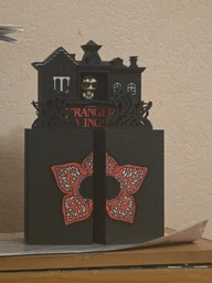 Тематическая Полка Большой Раскладной Дом для Фигурок Stranger Things Kinder Joy Funko Pop Stand / Display / Для 24 Фигурок из Сериала Очень странные дела фото от покупателей 4