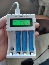 Зарядное устройство для аккумуляторов AA AAA Pujimax PJ-LCD005 зарядка батареек пальчиковых мизинчиковых Ni-Mh Ni-Cd 1.2V на 4 слота канала с LCD дисплеем экраном индикацией Type-C Micro USB кабель универсальное для аккумуляторных батарей бытовое White
