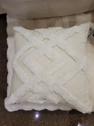Декоративная подушка "Nordic Touch" 45×45 см стиль бохо, молочная с объемным узором (boho_01)