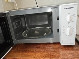 Мікрохвильова піч Panasonic NN-SM221WZUE фото від покупців 9