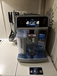 Кофемашина Philips LatteGo Pro серії 8000 Café Aromis EP8757/20