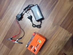 Аккумулятор 12v 4Ah в комплекте с зарядным