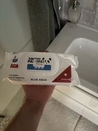 Вологі серветки Сніжна Панда Blue Aqua 99% з антимікробною дією 100 шт. (4820183972170) фото від покупців 3