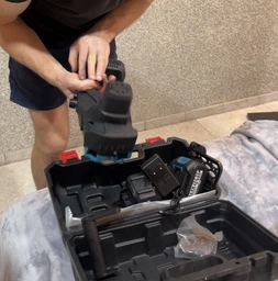 Аккумуляторная цепная пила ( пила ) садовая V-Tekk Electric Saw с шиной 12» для дерева и веток, электропила + 2 аккумулятора 21В, кейс фото от покупателей 16