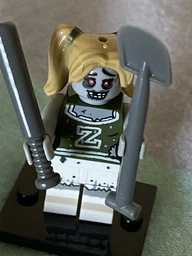 Фигурка зомби чирлидер Zombie Cheerleader с оружием