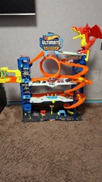 Легендарный гараж Hot Wheels City (HKX48)