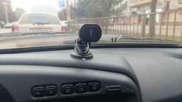 Магнитный автодержатель для телефона в автомобиль на присоске с клейкой основой D37-X фото от покупателей 1