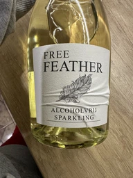 Вино игристое Free Feather Alcoholfree Sparkling безалкогольне белое полусладкое 0.75 л (4060573000049)