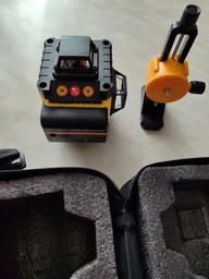 Лазерный уровень нивелир Laser Level 4D 2 аккумулятора 16 линий зеленый луч в кейсе желтый фото от покупателей 7