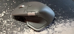 Мышь Logitech MX Master 4 Performance Wireless/Bluetooth Pale Grey (910-007563) фото от покупателей 17