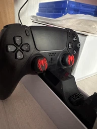 Силіконові накладки на стіки Spider-Man для Sony DualShock PS4 / DualSense PS5 (Чорні, 2шт.) [376412091] фото від покупців 3