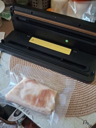 Вакууматор бытовой для продуктов еды с дисплеем и резаком Vacuum Sealer 120W вакуумный упаковщик автоматический + 10 пакетов