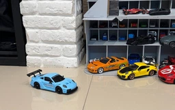 Дрифт машинка кар радиоуправляемая игрушка RC детский автомобиль на пульте управления с USB зарядкой трюковая гоночная скоростная маневренная с светом передними фарами для дома улицы игр дрифтинга бокового скольжения поворотов 360° porsche 1:24 голубой