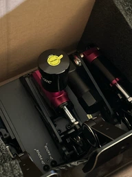 Педалі Simagic P1000-RS Modular Hydraulic 3-Pedal Set with Clutch function