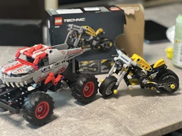 Конструктор LEGO Technic Желтый мотоцикл 151 деталь (42225) фото от покупателей 1