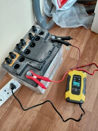 Зарядное устройство для автомобильного аккумулятора свинцово кислотного 12V 5A импульсное автоматическое с ЖК-дисплеем фото от покупателей 4