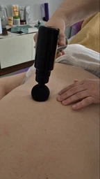 Перкуссионный массажный пистолет для тела Massage Gun вибромассажер для мышц красный фото от покупателей 14