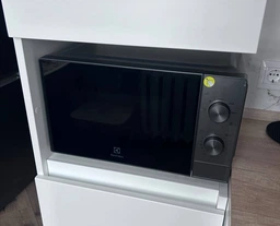 Микроволновка Electrolux EMZ421MMK 1000 Вт черная 4824225 фото от покупателей 2