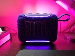 Портативная колонка JBL Go 5 4.8 W Squad (JBLGO5SQUAD) фото от покупателей 5