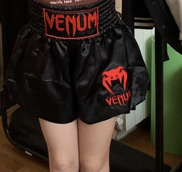 Шорты для тайского бокса и кикбоксинга Venum Classic (Muay Thai Shorts) розовый р.M (Рост: 150–165 см | Вес: 40–50 кг)