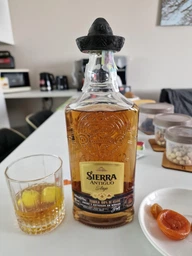 Текила Sierra Antiguo Anejo 0.7 л 40% (4062400544153_4062400148603)