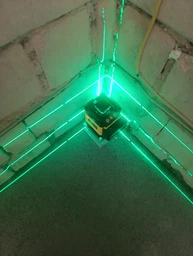 Лазерный уровень нивелир Laser Level 4D 2 аккумулятора 16 линий зеленый луч в кейсе желтый фото от покупателей 2