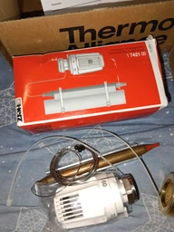 Триходовий терморегулювальний клапан Herz CАLIS-TS-RD DN32 1 1/2" (1776141) + Термостатична головка HERZ 40-70°С (1742100)