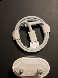 Комплект Зарядное устройство Foxconn с быстрой зарядкой 35W USB-C + Кабель USB-C - USB-C 1 м White для Apple iPhone (37432a) фото от покупателей 1