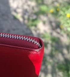 Женский кожаный кошелек лаковый на молнии Kafa BC74 с блокировкой RFID-сигналов черный фото от покупателей 2