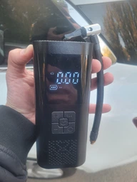 Автомобільний насос автокомпресор для автомобіля з функцією павербанка 2500 mAh авто компресор електро автонасос для машини коліс підкачки шин 5V 1A від акумулятора і прикурювача фото від покупців 7
