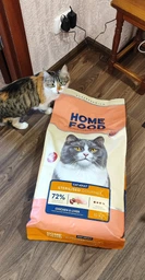 Корм для вибагливих стерилізованих котів Home Food з куркою та лівером 1,6кг (4820235020194)