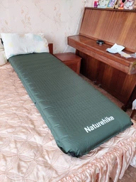 Туристический коврик самонадувной одноместный с подушкой Naturehike CNK2450WS020 200x63x10 см чехол Dark Green (6927595712733)