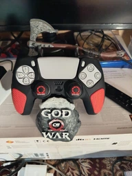 Держатель геймпада «God of War с топором Кратоса»