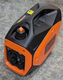 Бензиновый генератор Black+Decker BXGNI2200E