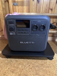 Подставка чёрная на колесиках для зарядной станции EcoFlow (Экофлоу), Bluetti, универсальная