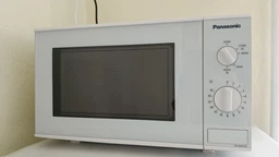 Мікрохвильова піч Panasonic NN-SM221WZUE фото від покупців 1
