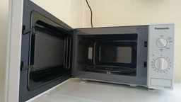 Мікрохвильова піч Panasonic NN-SM221WZUE