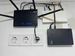 Бесперебойник для роутера UPS 5V, 9V, 12V 10400mAh Павербанк для роутера Wi-Fi (интернета) Черный фото от покупателей 1