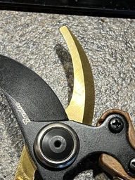 Секатор садовый обводной Bradas V-Series Titanium & Wood (KT-V1039)