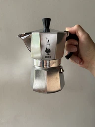 Кавоварка гейзерна Bialetti Moka Express (0.190 л – на 4 чашки)