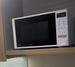 Микроволновая печь LG MS 2042 DARB