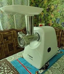 М'ясорубка BOSCH MFW2515W з насадкою соковижималкою