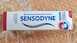 Зубная паста Sensodyne Чувствительность зубов и защита десен 75 мл (5054563237415) фото от покупателей 1