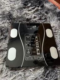 Весы напольные смарт умные стеклянные для дома Scale one Black электронные фитнес Bluetooth с приложением для смартфона 180 кг черные