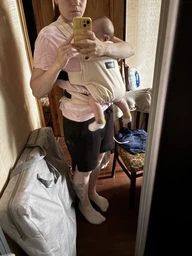 Слінг рюкзак ерго для новонароджених кенгуру дитячий хіпсіт з народження до 20 кг 3 положення носіння регульований 3 в 1 переноска для немовляти анатомічна посадка М позиція натуральна бавовна поперекова розгрузка широкі лямки регулювання розміру бежевий фото від покупців 1