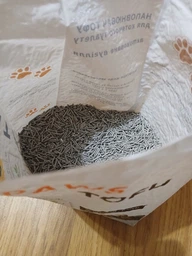 Наповнювач тофу HAPPY PAWS для котячих туалетів з активованим вугіллям 6л/2,6кг