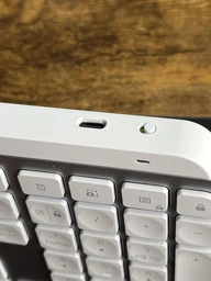 Клавиатура беспроводная Logitech MX Keys S Bluetooth/Wireless UA Graphite (920-011593) фото от покупателей 4