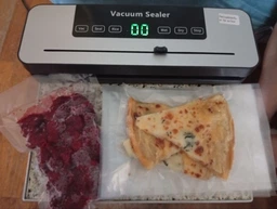 Вакууматор бытовой аппарат для упаковки продуктов вакуумом Vacuum Sealer 9865 Вакуумный домашний упаковщик для длительного хранения с пакетами фото от покупателей 1